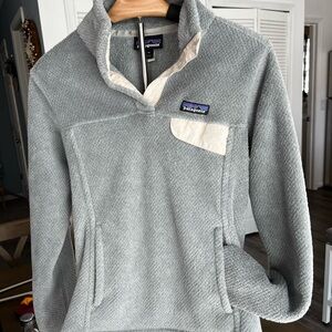 Women’s Patagonia Re-Tool Snap-T Light Gray Fleece Pullover size XS